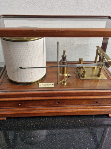 Antieke barograaf rond 1900 Frankrijk