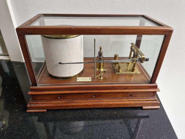 Antieke barograaf rond 1900 Frankrijk